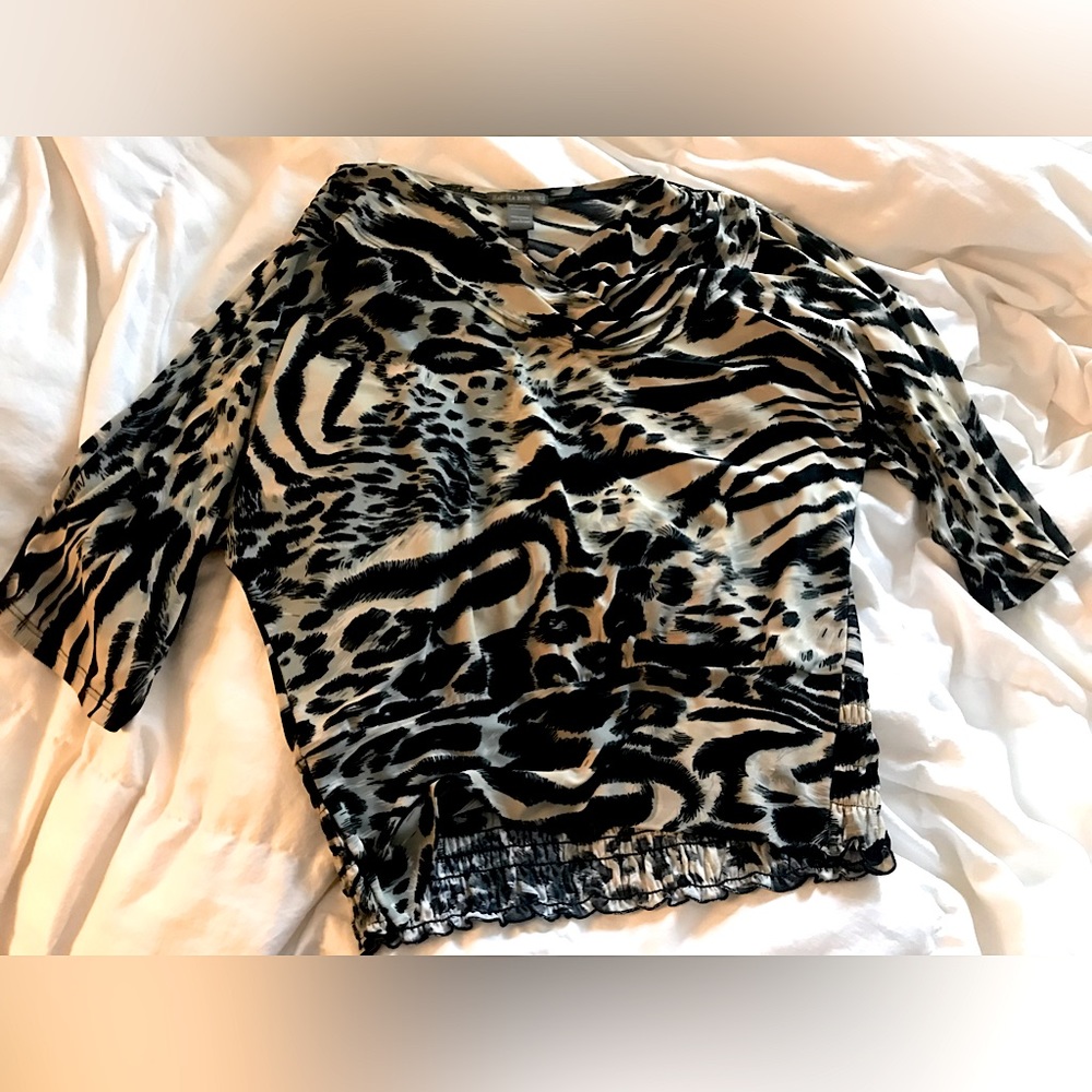 Isabella Rodriguez beautiful zebra blouse, size large, polyester/spandex blend